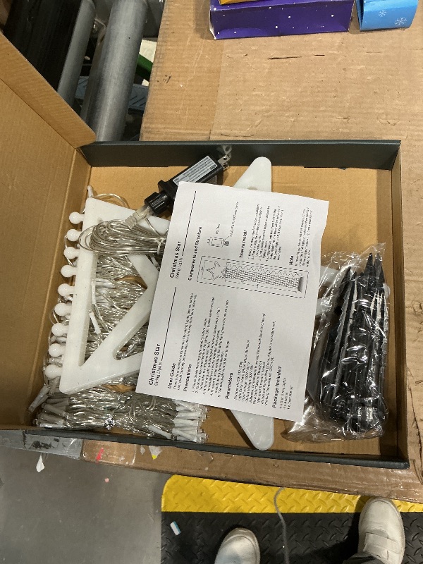 Photo 1 of (New) Christmas Decorations Star String Lights, 320 LED Christmas Light Outdoor Yard Decorations Tree Light with 13" Star,Hanging Fairy Twinkle Light for Xmas New Year Holiday Party