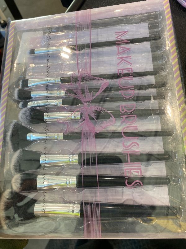 Photo 1 of *USED*
Makeup Brush Set, Premium Synthetic 14 Pcs Makeup Brushes, Travel Makeup Brush Set for Foundation, Concealer, Blush and Eyeshadow Brush(Black)
