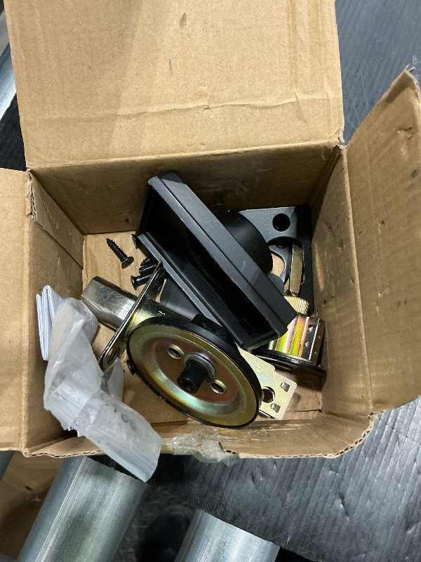 Photo 1 of *USED*
Kwikset 660 Contemporary Deadbolt Deadbolt Lock, Matte Black Square Exterior Keyed Front Entry Door, Pick Resistant SmartKey Rekey Security, Single Cylinder Dead Bolt