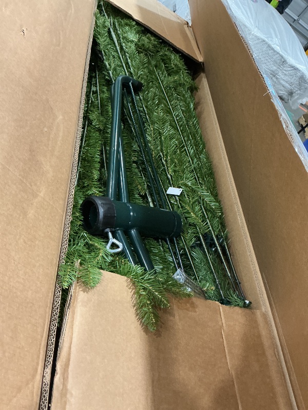 Photo 1 of *USED*
National Tree Company 12 ft Unlit Dunhill Fir Artificial Full Christmas Tree, 7,794 Tips, Includes Stand, Green