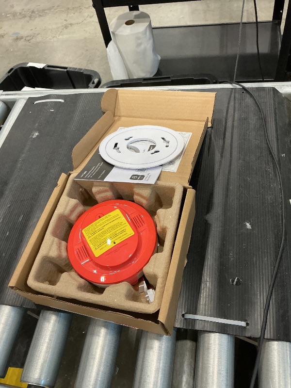 Photo 1 of *UNTESTED*
Kidde Hardwired Smoke & Carbon Monoxide Detector, 10-Year Battery Backup, Voice Alerts, Interconnectable LED Warning Light Indicators