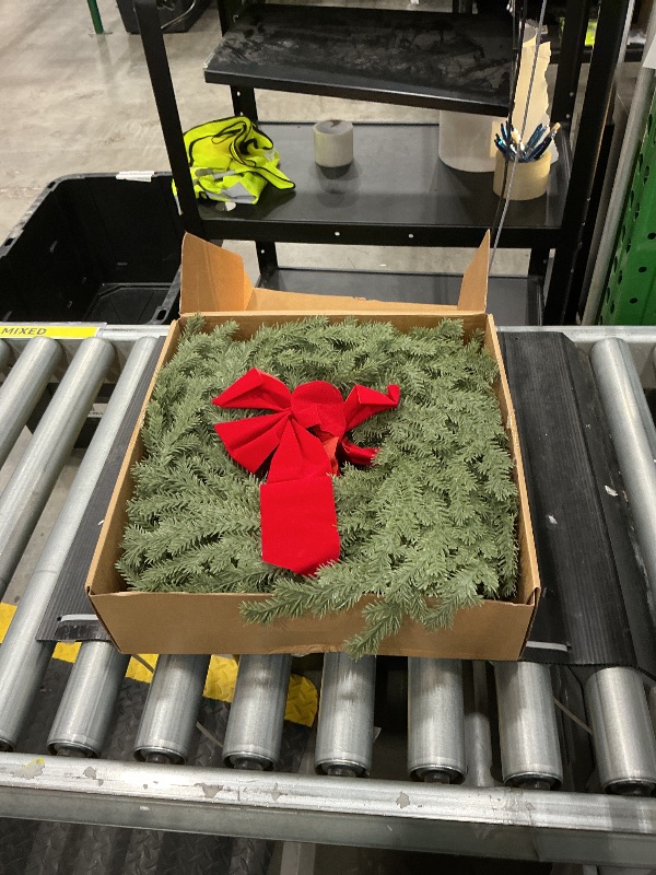 Photo 1 of *USED*
AMORISE Christmas Wreath with Lights, 26 in Norfolk Pine Wreath for Front Door, Large Greenery Wreath with Red Bow, Bell, Real Touch Artificial Wreaths for Indoor Outdoor Holiday Decor, FF11