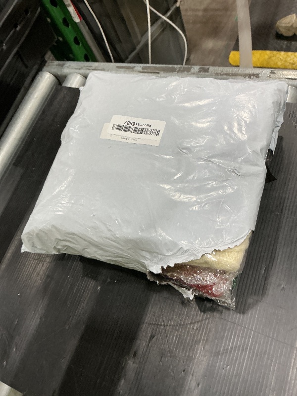 Photo 1 of *USED*
Personalized Christmas Stockings, 18" Stranded Knit Hanging Stockings, DIY Gingerbread Man Name Tag + Alphabet Stickers, Family Holiday Parties, Mantel Decorations (6 Pack, Burgundy, Green, Cream)