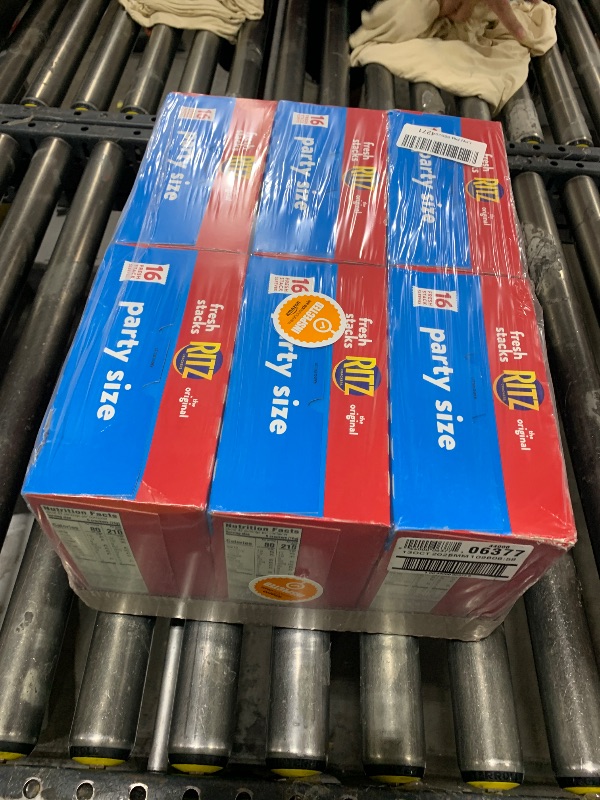 Photo 1 of (6 pack) RITZ Fresh Stacks Original Crackers, Party Size, Travel Snacks, 23.7 oz (16 Multi Snack Packs)
