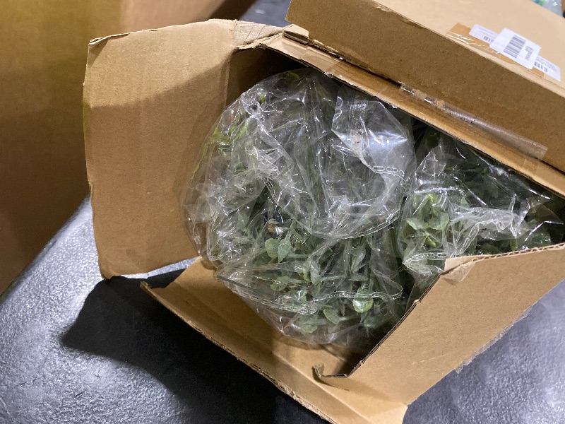 Photo 1 of 100 Pcs Eucalyptus Stems Faux Greenery Artificial Eucalyptus Leaves Eucalyptus Decor Greenery Stems Faux Greenery Branches for Wedding Centerpiece Flowers Bouquet Farmhouse Home Decor (Light Green)