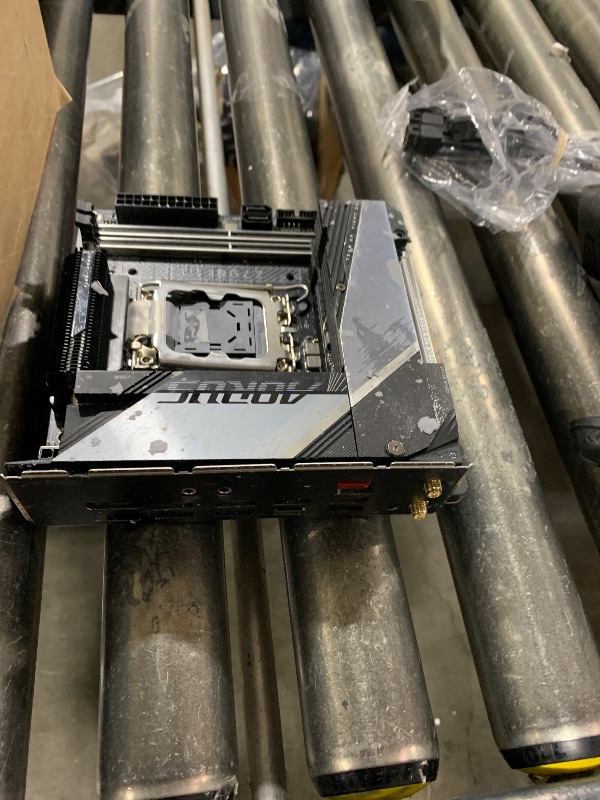 Photo 1 of GIGABYTE Z790I AORUS Ultra (LGA 1700/ Intel/ Z790/ Mini-ITX/ DDR5/ Dual M.2/ PCIe 5.0/ USB 3.2 Gen2X2 Type-C/Intel Killer Wi-Fi 6E/ Intel 2.5GbE LAN/Q-Flash Plus/Motherboard)