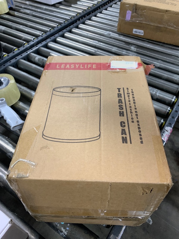 Photo 1 of LEASYLIFE 9L/2.4GAL Black Bathroom Trash Can,Gold Small Trash Can with Lid,Garbage cans for Bathroom, Hotel,Office,Lundry,Powder Room (?????)