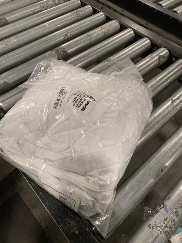 Photo 1 of Dust Mite and Allergen Proof Mattress Encasing (Cover); “Premium Microfiber” (Queen; 12" deep)