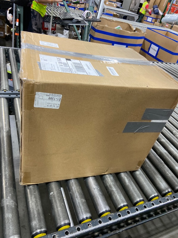 Photo 1 of 1600D+1200D Tearproof Center Console Boat Cover with 2" Wide Loops for Trailering&Mooring Durable Waterproof Fits Center Console Boat with Storage Bag (Black, 22' - 24' L, Beam Width UP to 108" W)