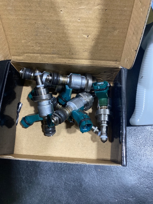 Photo 1 of Fuel Injectors Set of 6 Compatible with Lexus GS300 2006 3.0L, IS250 2006-2015 2.5L V6# Replace FJ764 2320939055B0 2320939056B0 2320939057B0 845-12102