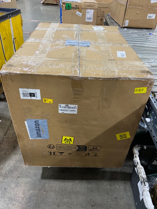 Photo 1 of VEVOR Portable Diesel Tank 116 Gallon Capacity and 10 GPM Flow Rate Diesel Fuel Tank with 12V Electric Transfer Pump and 13.1ft Rubber Hose PE Diesel Transfer Tank for Easy Fuel Transportation Black
