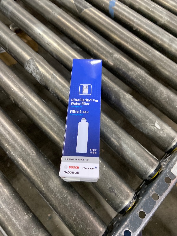 Photo 1 of Bosch 11032531 Genuine OEM UltraClarity® Pro Water Filter Cartridge (White) for Bosch Refrigerators