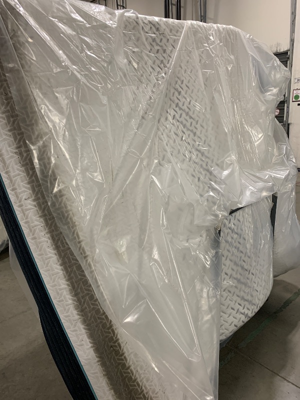 Photo 1 of 
ZINUS 12 Inch Comfort Support Hybrid Mattress [New Version], Queen, Fiberglass Free, Medium Plush, Motion Isolation, Certified Safe Foams & Fabric, Mattress in A Box