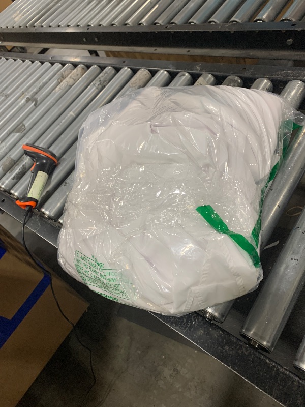 Photo 1 of Fitable 6 Pack White Round Tablecloths - 120 Inches in Diameter - Stain Resistant and Washable Table Clothes, Polyester Fabric Table Covers for Wedding, Party, Banquet, Formal Events