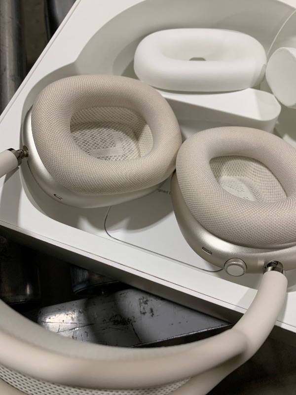 Photo 1 of Apple AirPods Max Wireless Over-Ear Headphones, Pro-Level Active Noise Cancellation, Transparency Mode, Personalized Spatial Audio, USB-C Charging, Bluetooth Headphones for iPhone - Starlight