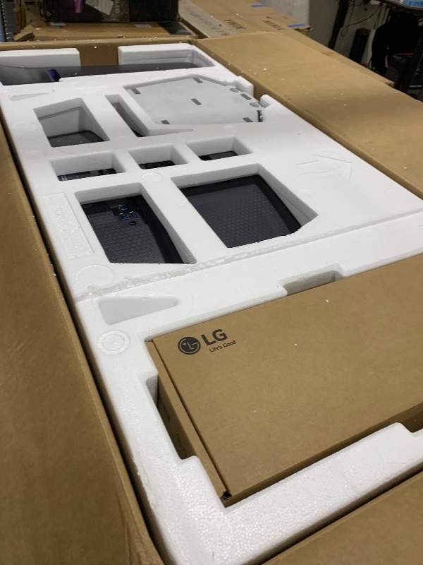 Photo 1 of LG 45GS95QE Ultragear OLED Curved Gaming Monitor 45-Inch WQHD 800R 240Hz 0.03ms DisplayHDR True Black 400 AMD FreeSync Premium Pro NVIDIA G-Sync HDMI 2.1 DisplayPort Tilt/Height/Swivel Stand - Black