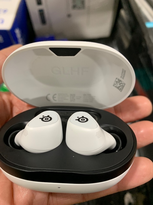Photo 1 of SteelSeries Arctis GameBuds for PlayStation/PC/Switch/Mobile — Quick-Switch 2.4GHz + Bluetooth 5.3 — Active Noise Cancelling — 100+ Game Audio Presets — 40H Battery with Qi Charging Case - White
