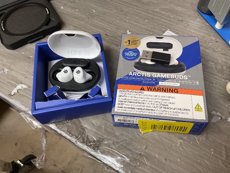 Photo 1 of SteelSeries Arctis GameBuds for PlayStation/PC/Switch/Mobile — Quick-Switch 2.4GHz + Bluetooth 5.3 — Active Noise Cancelling — 100+ Game Audio Presets — 40H Battery with Qi Charging Case - White