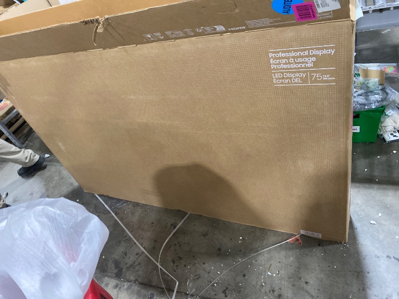 Photo 1 of Samsung Business QB75R 75 inch 4K UHD 3840x2160 LED Commercial Signage Display for Business with HDMI, Wi-Fi, 350 nit (LH75QBREBGCXZA), Black