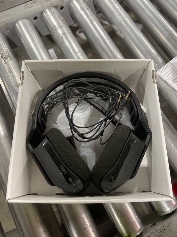 Photo 1 of Logitech G733 Lightspeed Wireless Gaming Headset, Suspension Headband, Lightsync RGB, Blue VO!CE Mic, PRO-G Audio – Black, Gaming Headset Wireless, PC, PS5, PS4, Switch Compatible