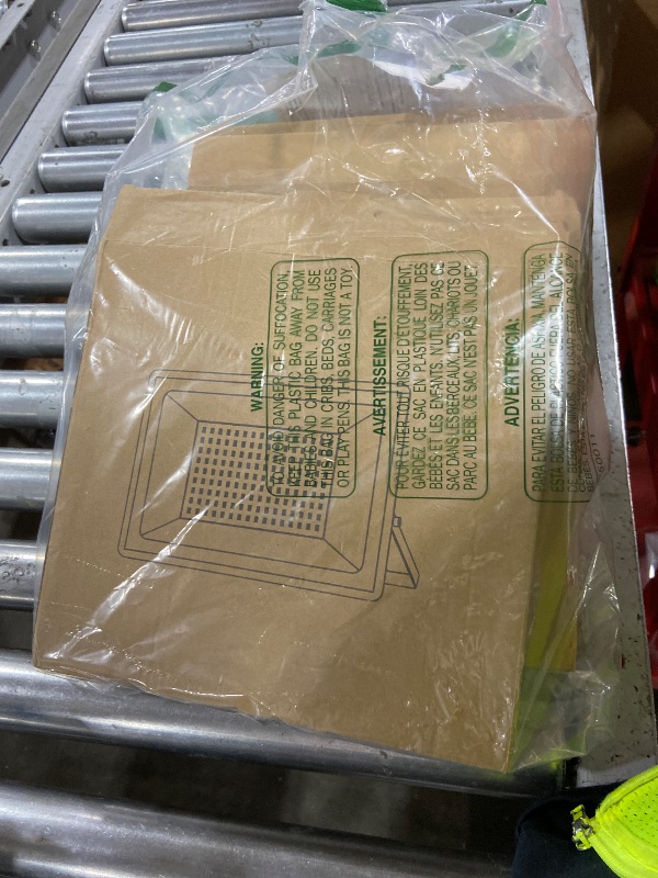 Photo 1 of 4 Pack 400W LED Black Light,Black Flood Light Outdoor with Plug and Switch, IP66 Waterproof 395nm to 405nm LED UV Blacklight Neon Glow for Glow Party, Halloween, Fluorescent Poster, Body Paint
