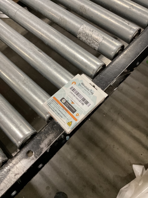 Photo 1 of Air Tracker Tags 4 Pack for Android with Case- Bluetooth GPS Tracker Item Finder for Key, Wallet, Luggage - Works with Google Find Hub, IP66 Waterproof, Smart Tag for Android & Samsung Phones(Black)