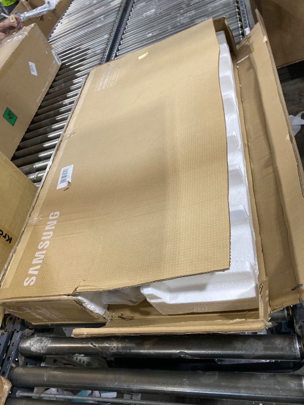 Photo 1 of Samsung 43” Smart Monitor M7 (M70F) 4K UHD Display, Samsung Vision AI, Smart TV Apps, Gaming Hub, USB-C, HDMI and USB-A, Black, LS43FM702UNXZA, 2025