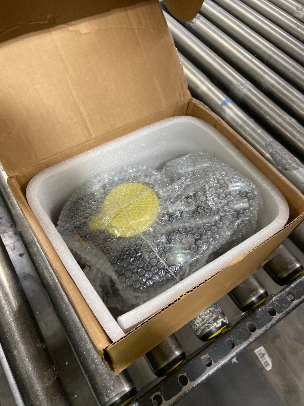 Photo 1 of Carburetor Carb Assembly Fit For NISSAN K21 K25 forklift TCM LO2 Engine 16010-FU400 16010FU400