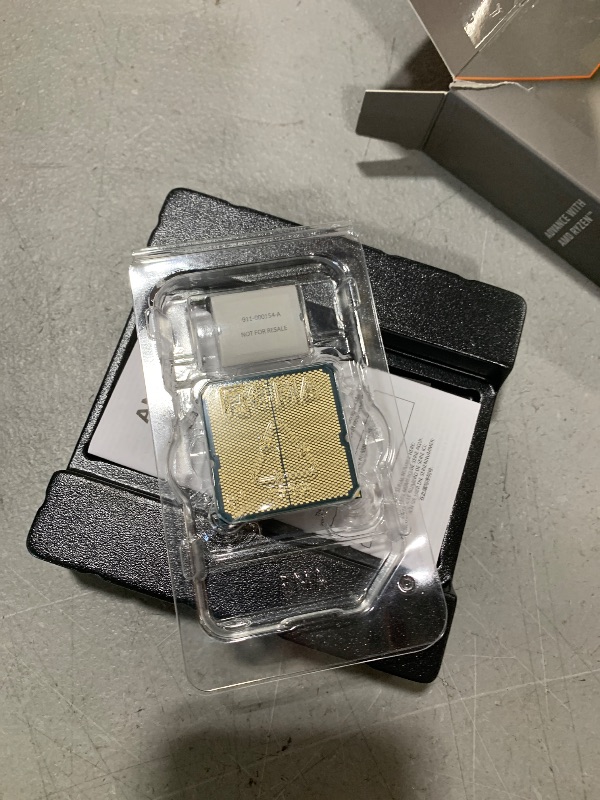 Photo 1 of AMD Ryzen 7 7700X 8-Core, 16-Thread Unlocked Desktop Processor