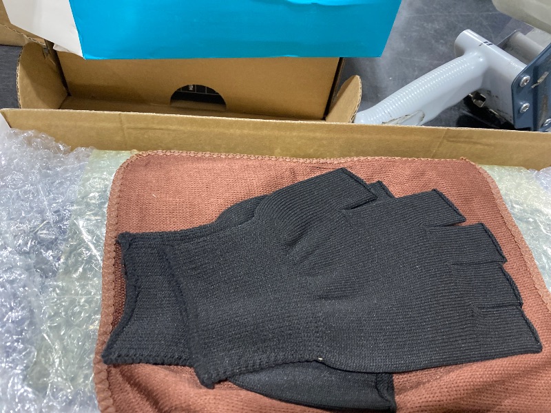 Photo 1 of FIITY 18 Pounds Resistance Adjustable Burn Machine for Upper Body Strength Training, 360 Degree Rotating Grips, Multifunctional Spining Rotator Machine for Forearm Trainer, Boxing, Workouts (Silver)