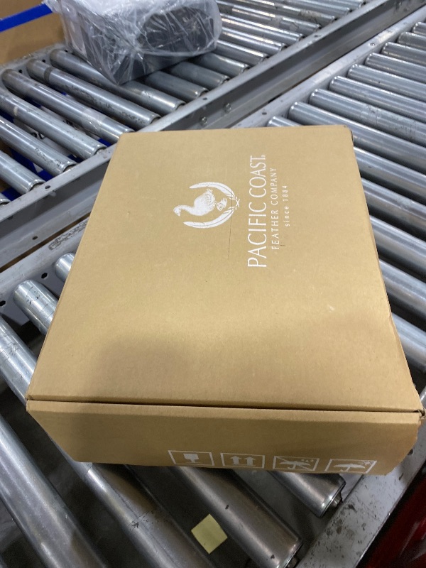 Photo 1 of Pacific Coast Down Pillow, Luxury Hotel Collection Bed Pillow for Sleeping, King Size of 1, 100% Organic Cotton Shell, 650 Fill Power, Soft Pillows, Suit for Stomach Sleepers