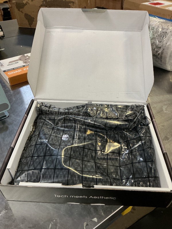 Photo 1 of *DAMAGED** MSI MAG B650 Tomahawk WiFi Gaming Motherboard (AMD Ryzen 9000/8000/7000 Series Processors, AM5, DDR5, PCIe 4.0, M.2, SATA 6Gb/s, USB 3.2 Gen 2, HDMI/DP, Wi-Fi 6E, Bluetooth 5.3, 2.5Gbps LAN, ATX)