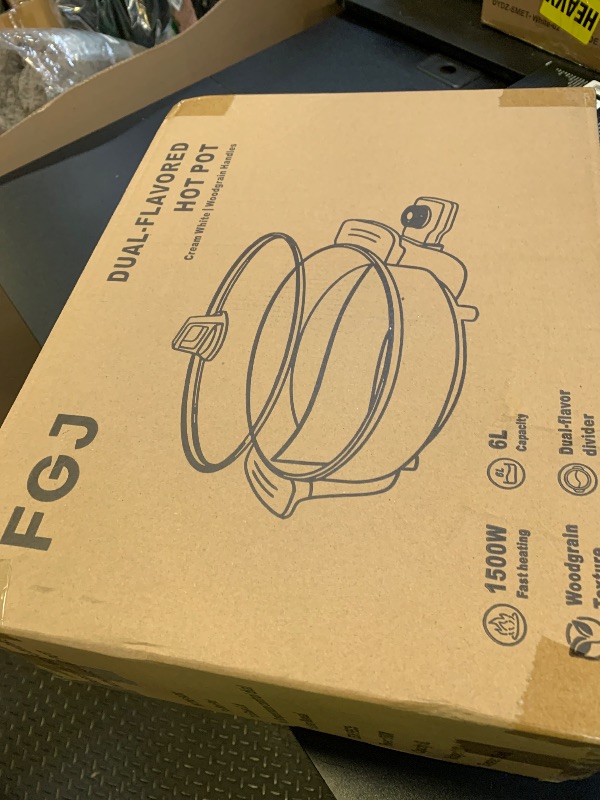 Photo 1 of Hot Pot Electric Hot Pot with Divider, Large 6L Nonstick Dual-Sided Shabu Shabu Pot Dual-Flavor hotpot electric 1500W with Adjustable 5-Temperature Control ?Perfect for Family Dinners & Parties