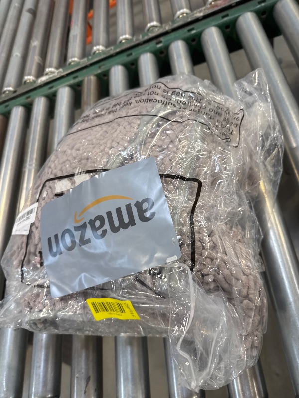 Photo 1 of 6 Pcs Chenille Bathroom Rugs Non Slip Bath Mats Set Soft Plush Bath Rugs Absorbent Bathroom Carpets Sets Shaggy Shower Mats Machine Washable for Floor, 32'' x 20'', 24'' x 16''(Grey)