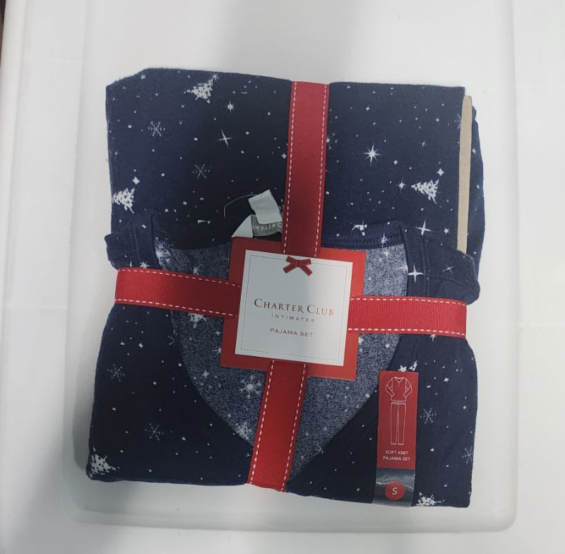 Photo 1 of SIZE S 2 PIECE LONG SLEEEVE WOMEN'S PAJAMAS