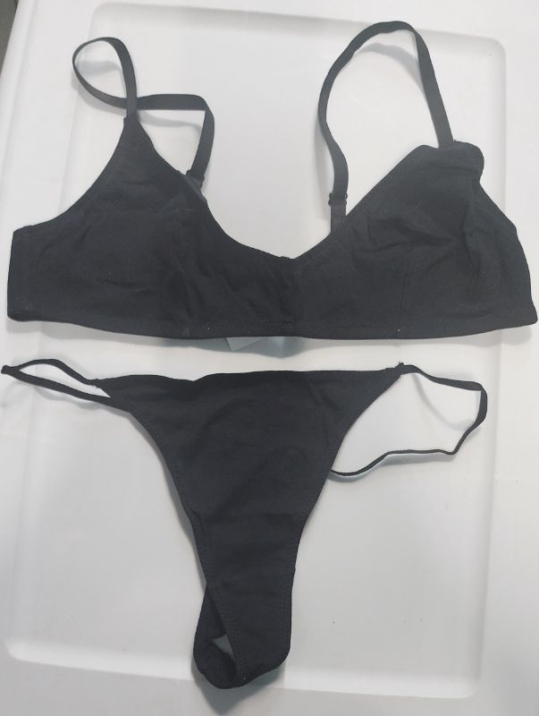 Photo 1 of SIZE L BRALETTE AND G STRING PANTIE SET 