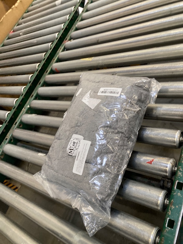 Photo 1 of 1 Pack 3 Calming Blankets Fluffy Premium Fleece Pet Blanket Soft Sherpa Throw for Dog Puppy Cat Grey Medium (30“x20'')