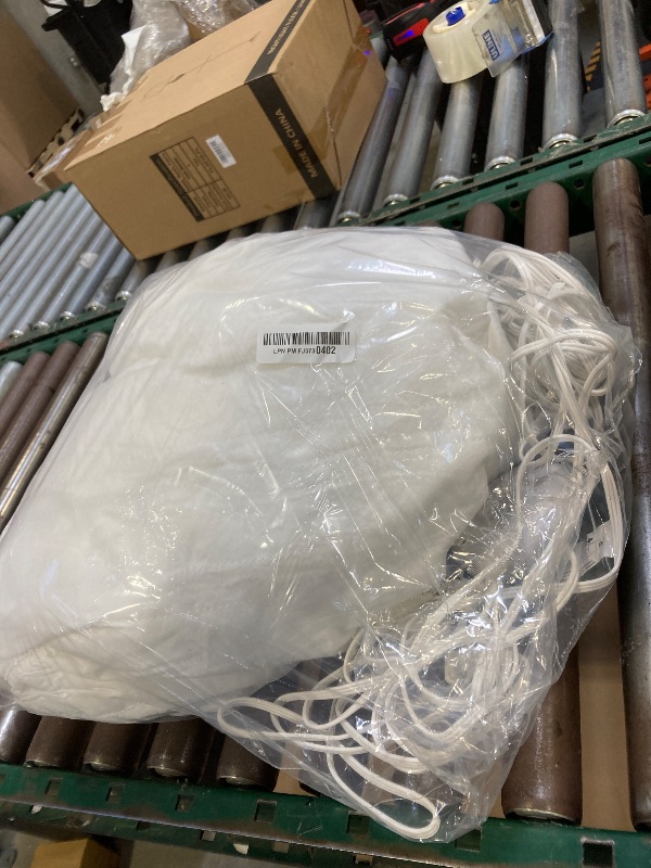 Photo 1 of Easthome Heated Mattress Pad Queen Size -Embossed Electric Mattress Pad Cover Dual Control - 1-10 Hours Auto Shut Off with Deep Pocket White Machine Washable