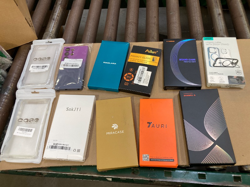 Photo 1 of 11 Pk various Phone cases 