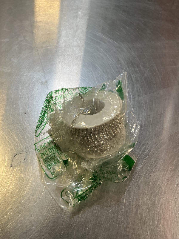 Photo 1 of 1 Roll 10 Yards 3MM Crystal Rhinestone Close Chain Trim for Sewing Craft DIY Decoration Jewelry Silver Crystal Claw Chain Rhinestone Cup Chain Rhinestone Diamond Chain Trimming Clear Trim (SS12)