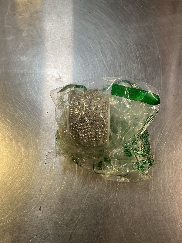 Photo 1 of 1 Roll 10 Yards 3MM Crystal Rhinestone Close Chain Trim for Sewing Craft DIY Decoration Jewelry Silver Crystal Claw Chain Rhinestone Cup Chain Rhinestone Diamond Chain Trimming Clear Trim (SS12)