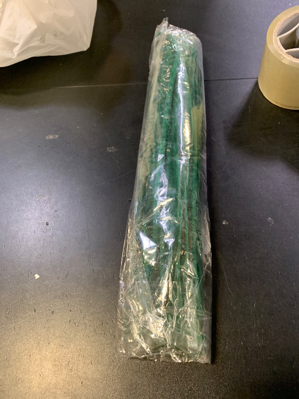 Photo 1 of 100PCS Christmas Garland Ties Green Fuzzy Chenille Stems Decorative Garland Twist Ties Reusable Holiday Wreath Hanger Fuzzy Sticks for Banister Railing Staircase Wreath Making Xmas Tree Craft Supplies