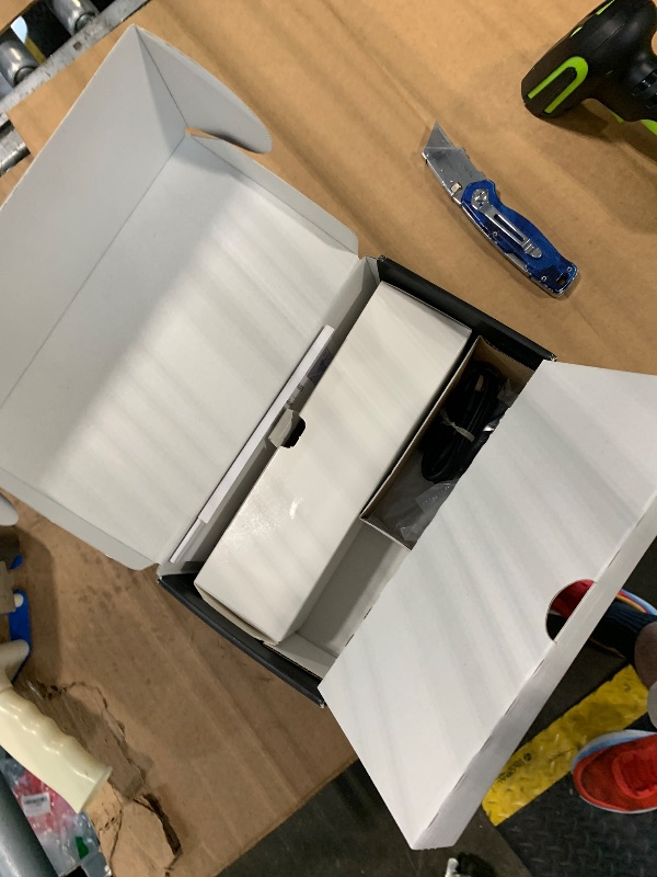 Photo 1 of *** Missing heads**** Philips Sonicare Cordless Power Flosser 3000 - Water Flosser with Innovative Quad Stream Technology, Oral Irrigator with 2 Flossing Modes and 3 Pressure Levels, IPX7 Waterproof, Black, HX3826/23