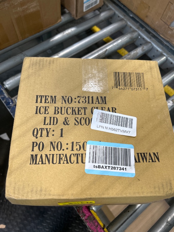 View 2 of **UNTESTED**
Oggi Insulated Ice Bucket, 4 Quart / 3.8 L, Stainless Steel, Black.