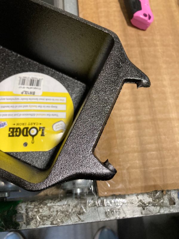 Photo 1 of *** the handle is broken*** Lodge Seasoned Cast Iron Loaf Pan - Pre-Seasoned Rectangular Cast Iron Bakeware- Even Browning Bread Pan with Easy-Release Finish - PFAS-Free Non-Toxic Cookware - 10 Inches