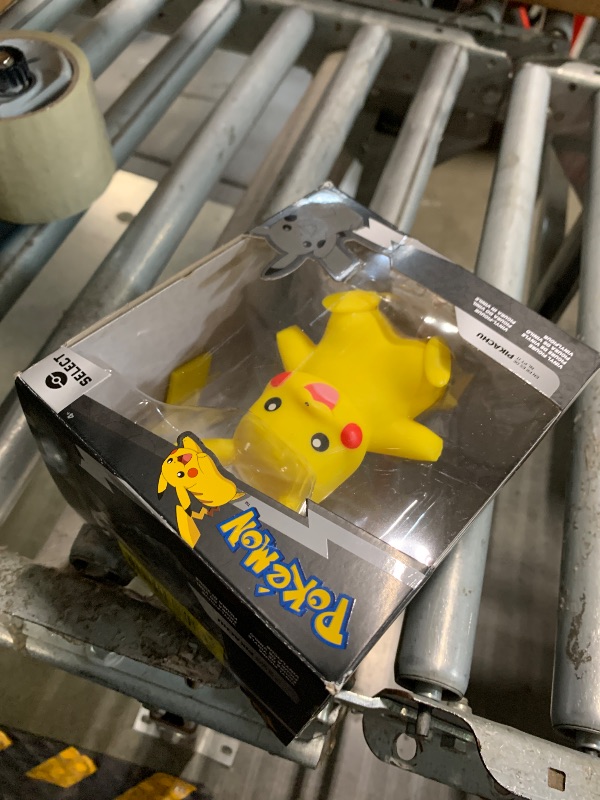 Photo 1 of **Broken Tail***Pokemon Pikachu Select Vinyl Figure - 4-Inch Figure Made from Vinyl
