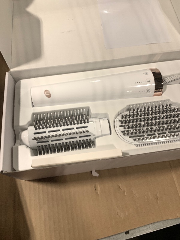 Photo 1 of "T3 AireBrush Duo Interchangeable Hot Air Blow Dry Brush with Two Attachments  Includes 15 Heat and Speed Combinations, T3 IonFlow Technology, Volume Booster Switch, Lock-in Cool Shot"