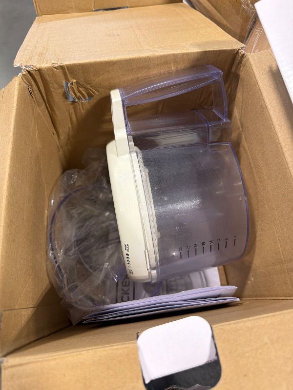Photo 1 of **MAJOR DAMAGE**
BLACK+DECKER 32oz Electric Citrus Juicer, CJ625, Pressure Activated, Adjustable Pulp Control, Dishwasher-Safe ** USED **