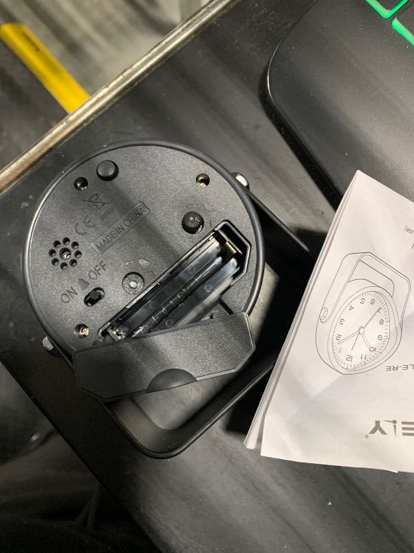 Photo 1 of ***Battery Panel Damaged***AYRELY® 3.5 Inch Small Analog Alarm Clocks,Battery Operated Desk Clock,Cute Table Clock with Light?Adjustable Angle for Travel,Bedside,Bedroom,Kids,Living Room Decor(Black)