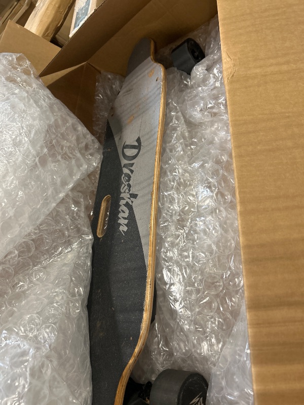 Photo 1 of ** SOLD AS IS NO REFUND/RETURN** SEE CMMENTS!
DresKar Electric Skateboards 900W Dual Brushless Motor 25MPH Top Speed 4 Speed Adjustment 12.5 Miles Range Electric Longboard with Wireless Remote Control 8 Layer Maple Deck Max Load 286Lbs Upgraded